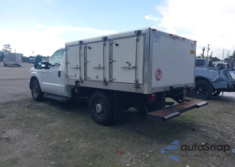 2011 Ford F-250 Xl z USA, uszkodzony, nr VIN 1FDBF2A68BEB57606